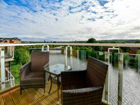 Pass the Keys Spacious 1 Bed Apartment, with Parking in Cardiff Bay